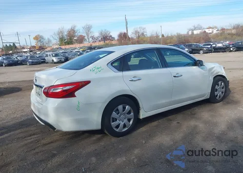 2016 Nissan Altima 2.5/2.5 S/2.5 Sl/2.5 Sr/2.5 Sv из США, поврежденный, VIN 1N4AL3APXGC235030